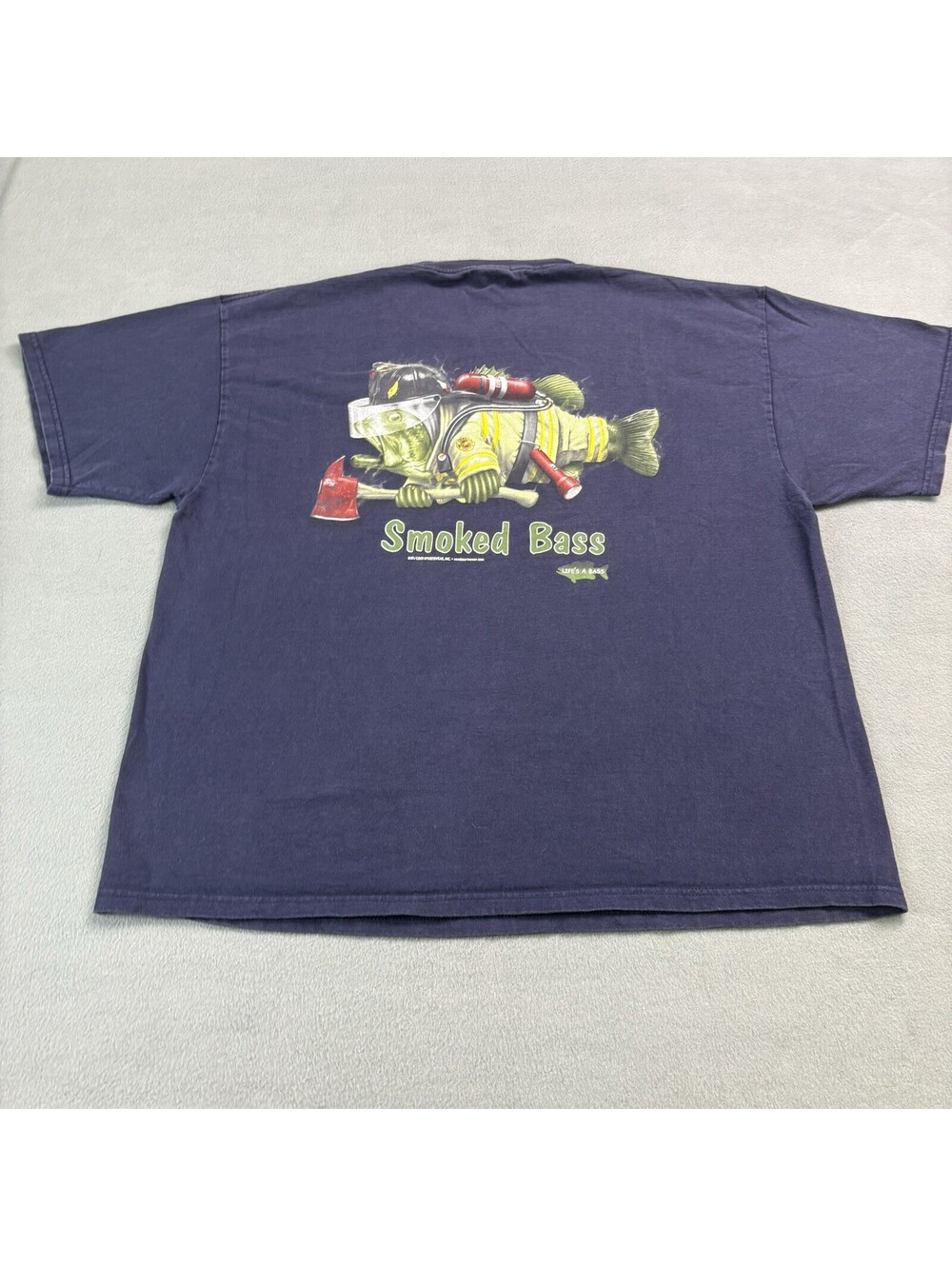Vintage Life’s A Bass Smoked Bass Fish Joke Humor T Shirt Size XL Navy Blue